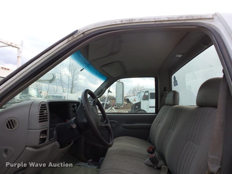 image for item DA5840 2001 Chevrolet Silverado 3500 utility truck