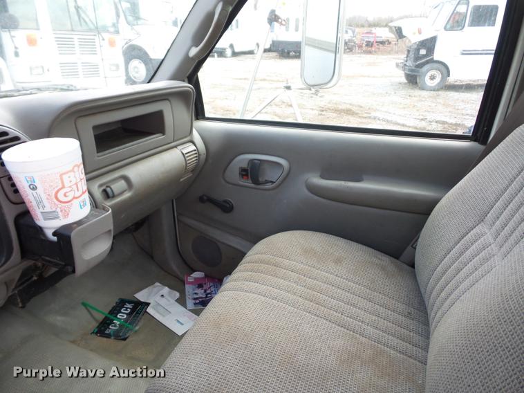 image for item DA5840 2001 Chevrolet Silverado 3500 utility truck