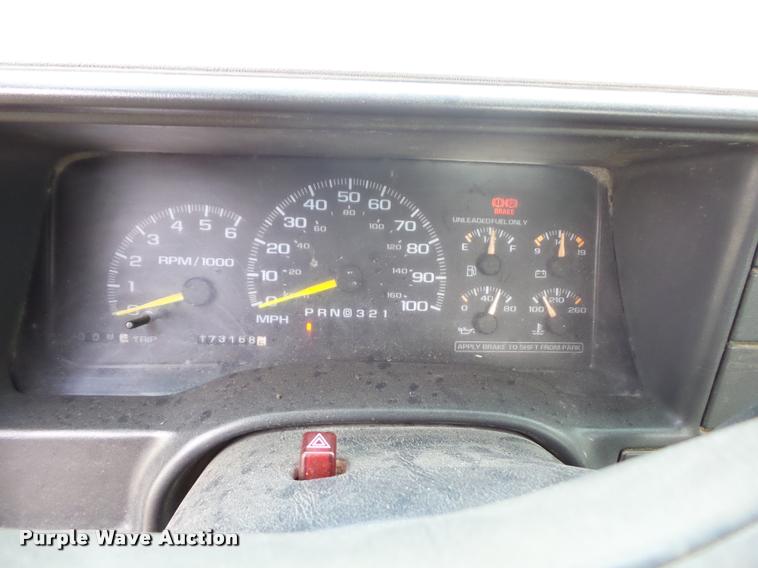 image for item DA5840 2001 Chevrolet Silverado 3500 utility truck