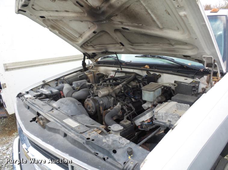 image for item DA5840 2001 Chevrolet Silverado 3500 utility truck