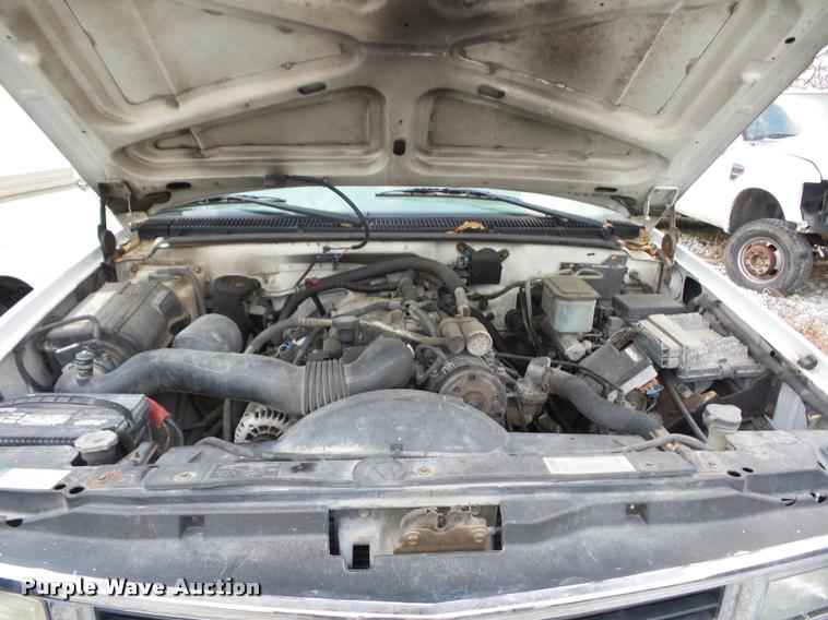 image for item DA5840 2001 Chevrolet Silverado 3500 utility truck