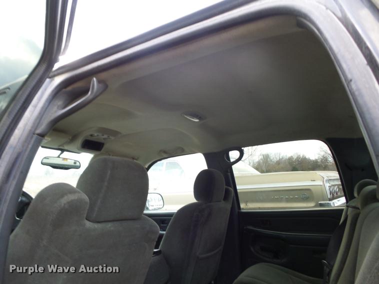 image for item DA5841 2004 Chevrolet Silverado 2500HD Crew Cab pickup truck