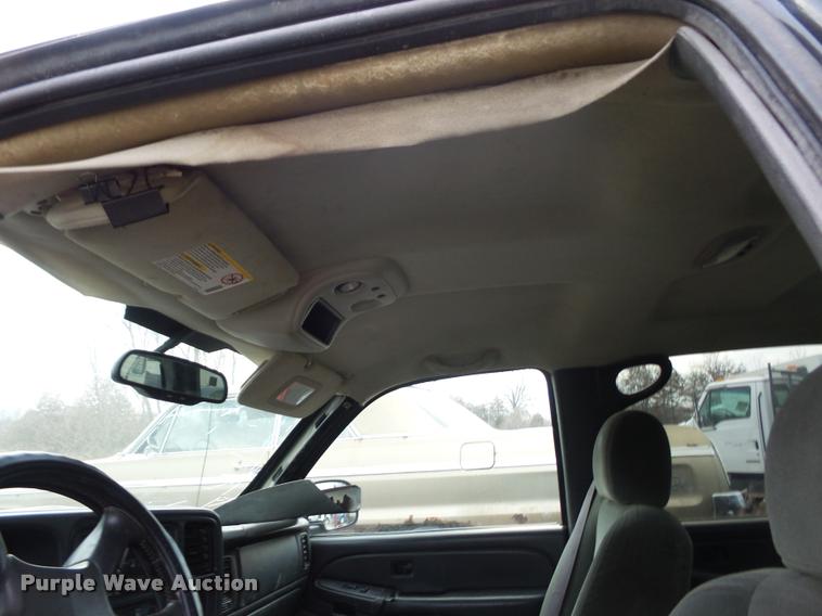 image for item DA5841 2004 Chevrolet Silverado 2500HD Crew Cab pickup truck