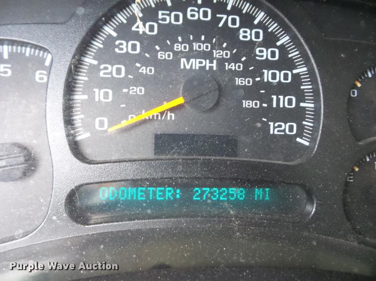 image for item DA5841 2004 Chevrolet Silverado 2500HD Crew Cab pickup truck