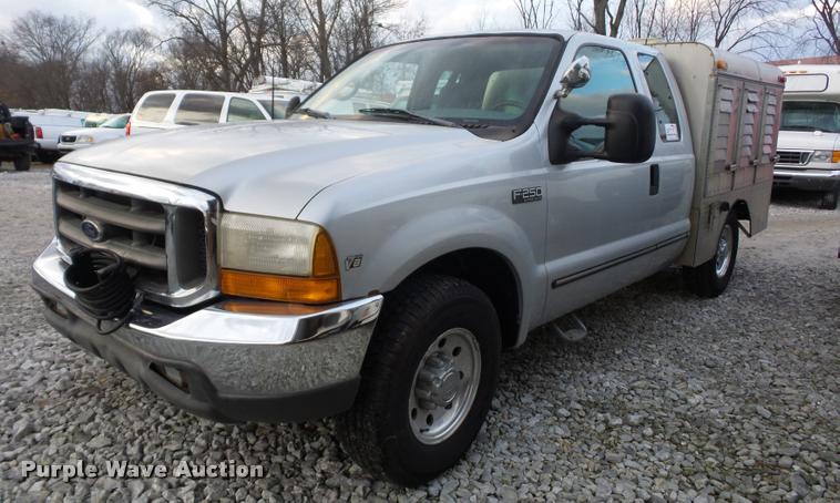 image for item DA5842 1999 Ford F250 Super Duty SuperCab utility truck