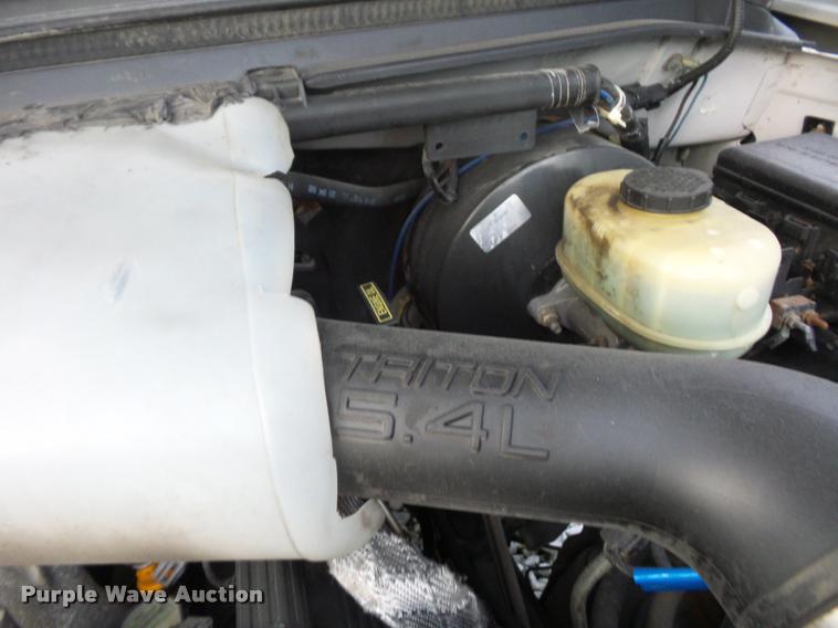 image for item DA5842 1999 Ford F250 Super Duty SuperCab utility truck