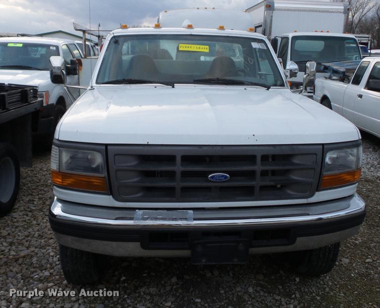 image for item DA5844 1997 Ford F450 Super Duty utility truck