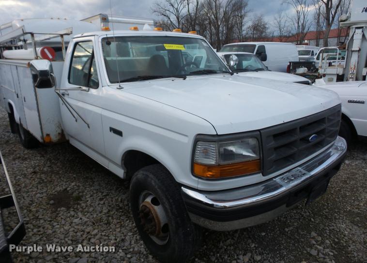 image for item DA5844 1997 Ford F450 Super Duty utility truck