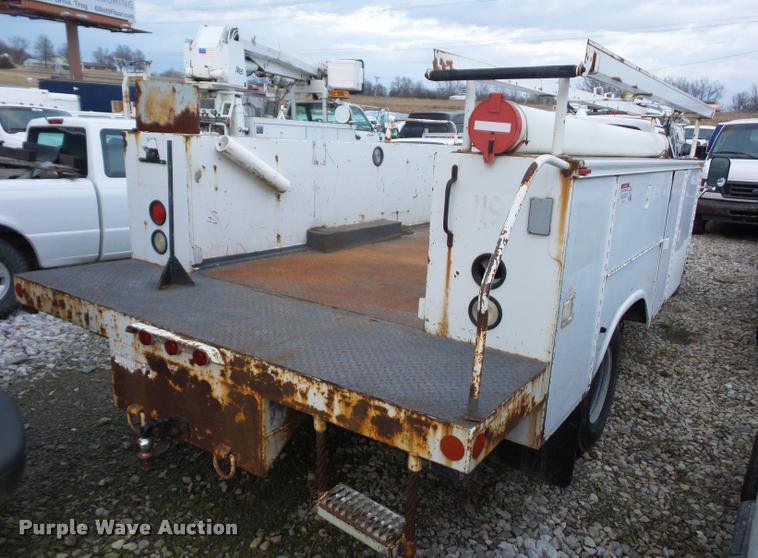 image for item DA5844 1997 Ford F450 Super Duty utility truck