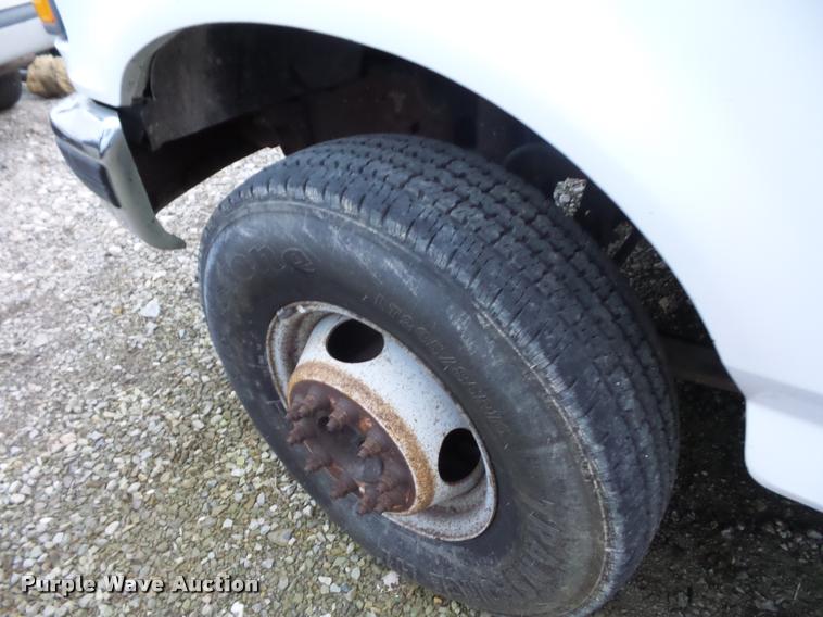 image for item DA5844 1997 Ford F450 Super Duty utility truck