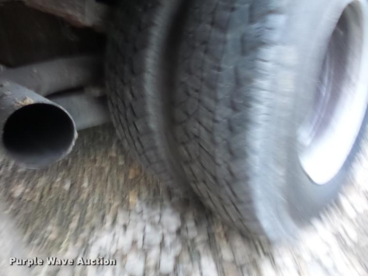 image for item DA5844 1997 Ford F450 Super Duty utility truck