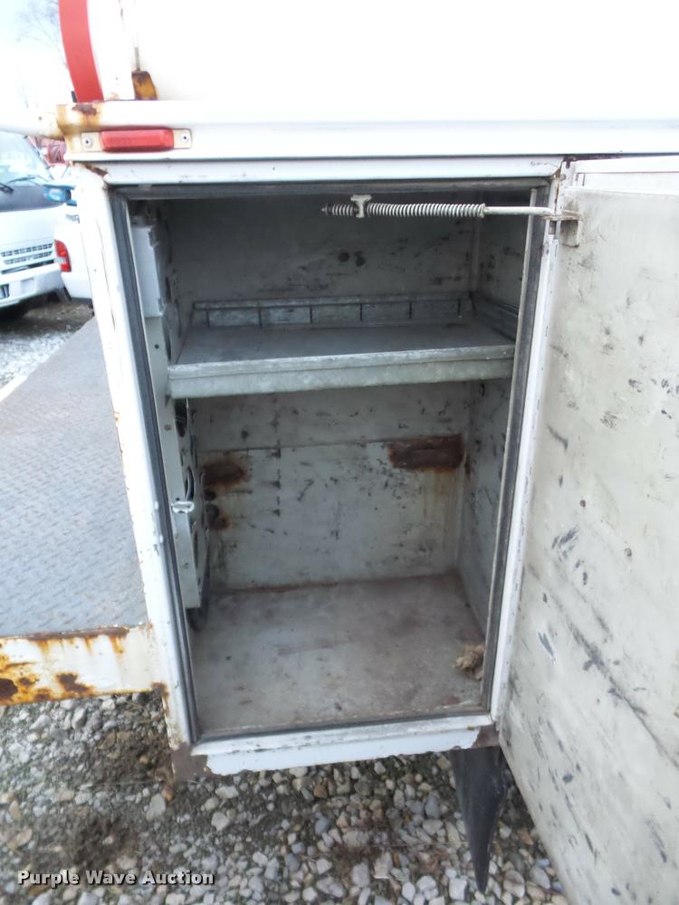 image for item DA5844 1997 Ford F450 Super Duty utility truck