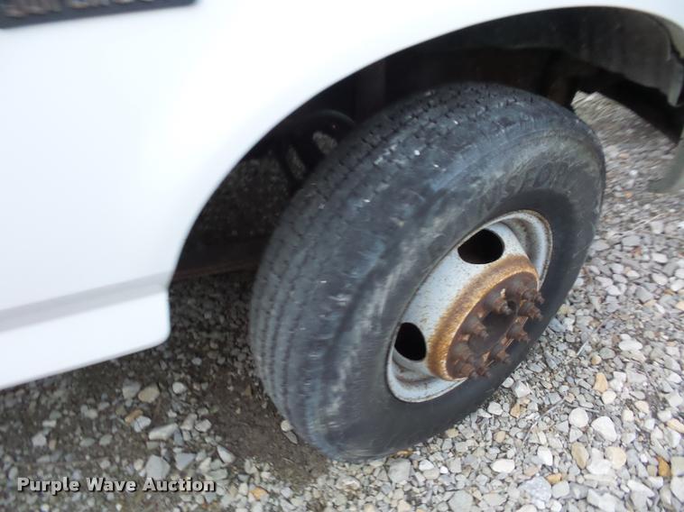 image for item DA5844 1997 Ford F450 Super Duty utility truck