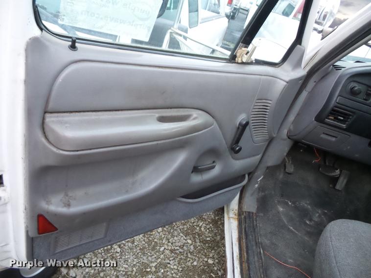 image for item DA5844 1997 Ford F450 Super Duty utility truck