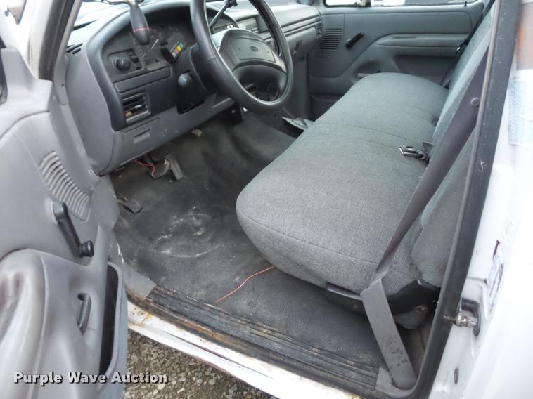 image for item DA5844 1997 Ford F450 Super Duty utility truck