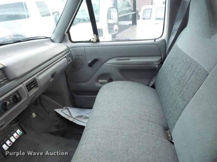 image for item DA5844 1997 Ford F450 Super Duty utility truck