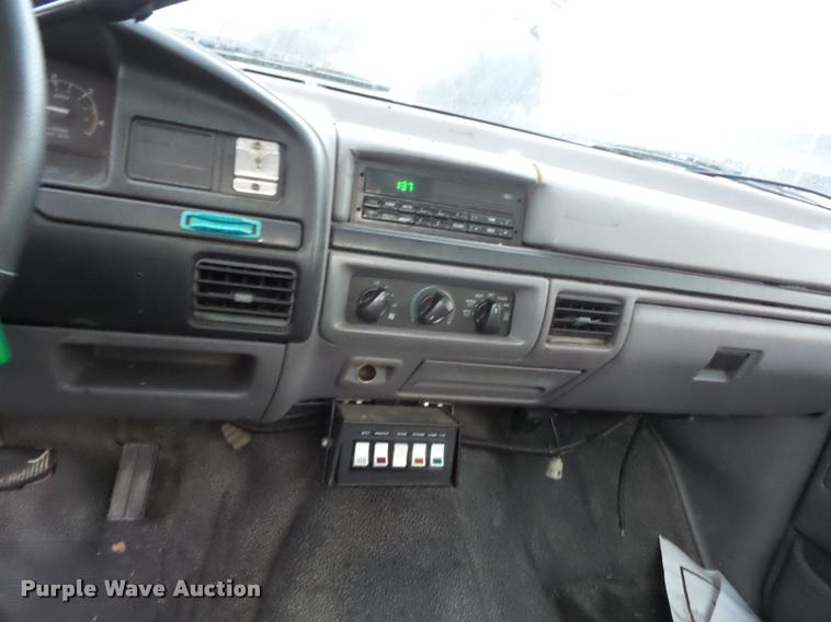 image for item DA5844 1997 Ford F450 Super Duty utility truck