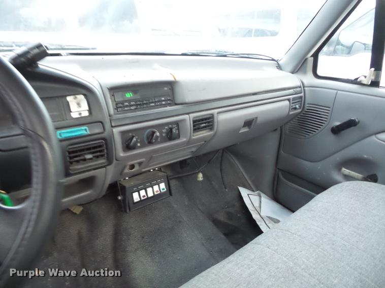 image for item DA5844 1997 Ford F450 Super Duty utility truck