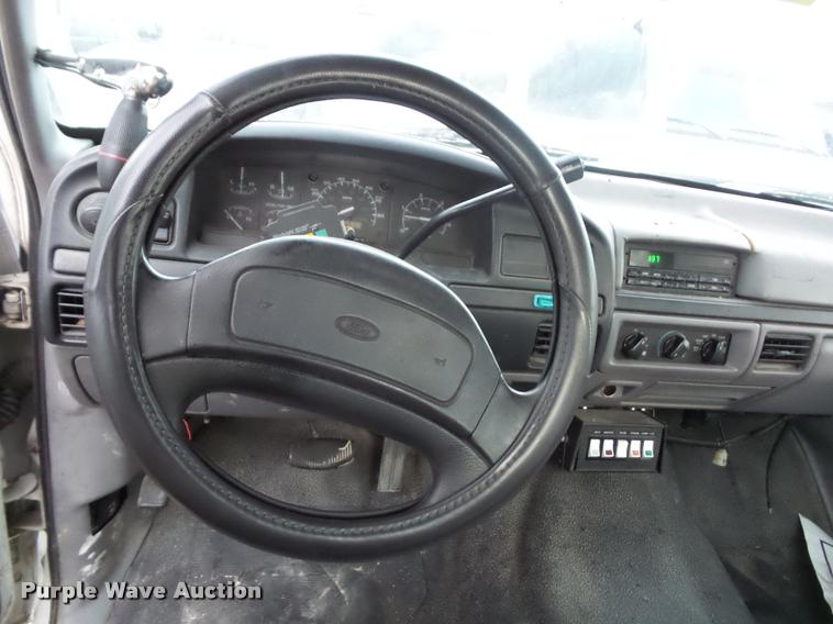 image for item DA5844 1997 Ford F450 Super Duty utility truck