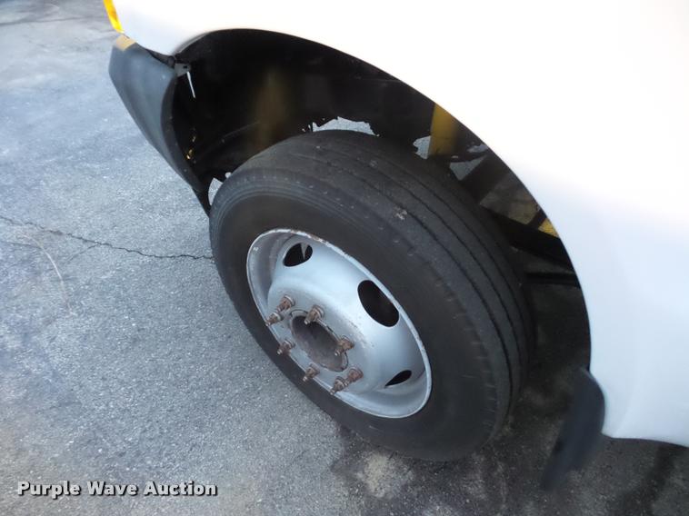 image for item DA5845 2002 Ford F550 utility truck