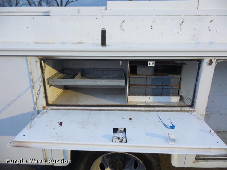 image for item DA5845 2002 Ford F550 utility truck