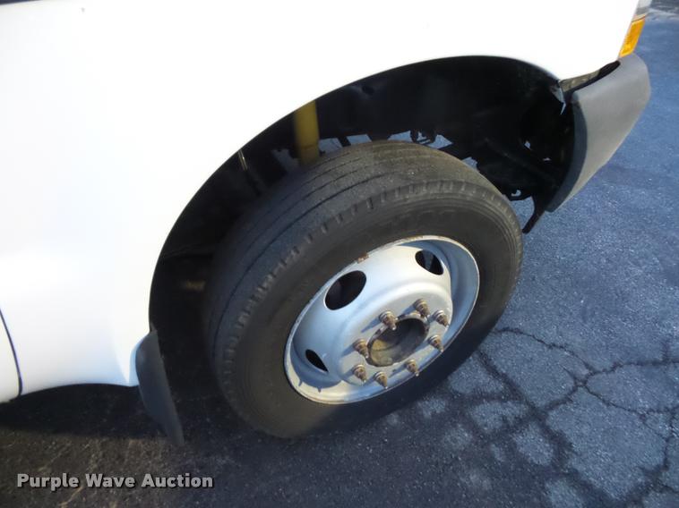 image for item DA5845 2002 Ford F550 utility truck