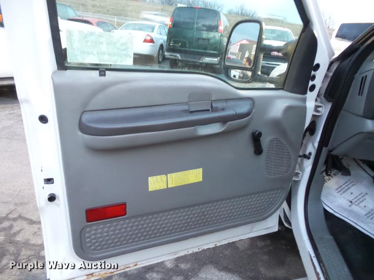 image for item DA5845 2002 Ford F550 utility truck