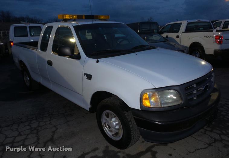 image for item DA5849 2001 Ford F150 SuperCab pickup truck