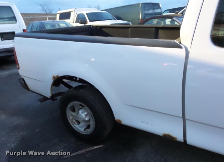 image for item DA5849 2001 Ford F150 SuperCab pickup truck