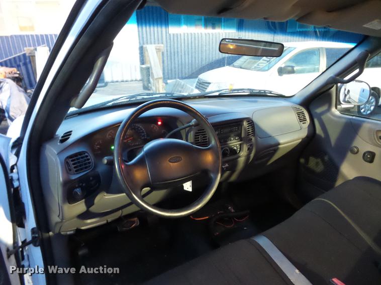 image for item DA5849 2001 Ford F150 SuperCab pickup truck