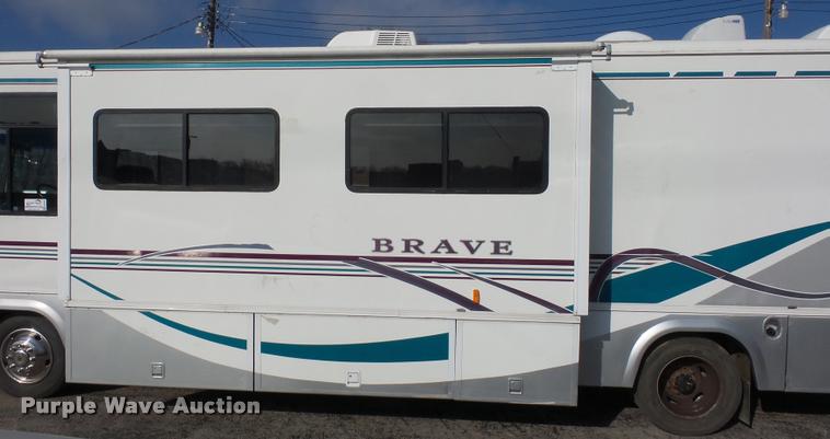 image for item DA5856 1999 Ford Winnebago Brave RV