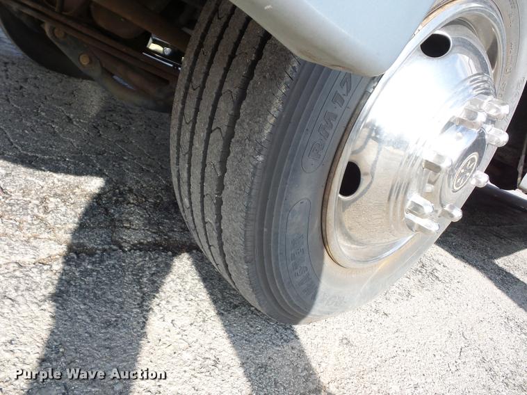 image for item DA5856 1999 Ford Winnebago Brave RV