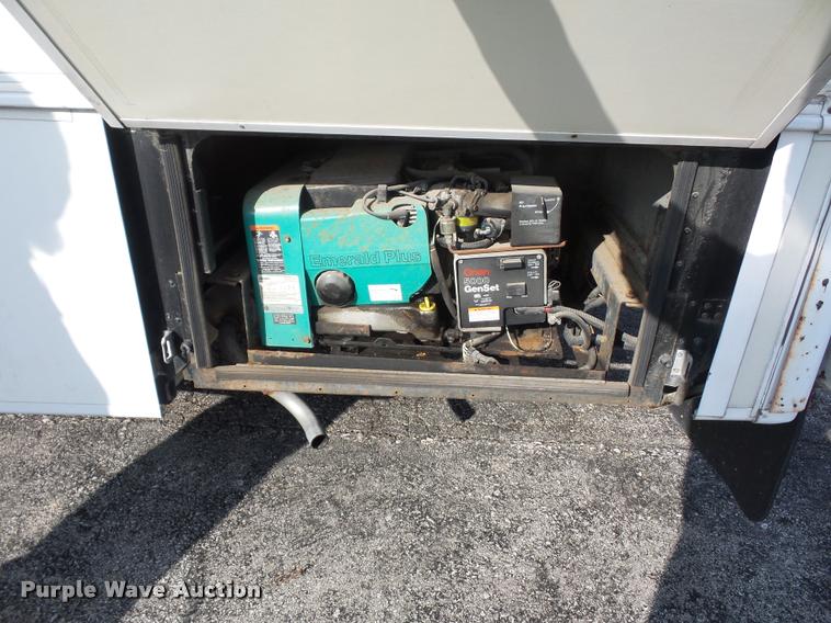 image for item DA5856 1999 Ford Winnebago Brave RV