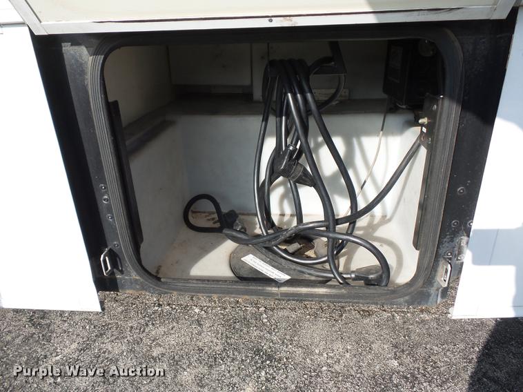 image for item DA5856 1999 Ford Winnebago Brave RV