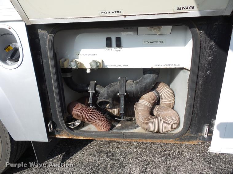 image for item DA5856 1999 Ford Winnebago Brave RV