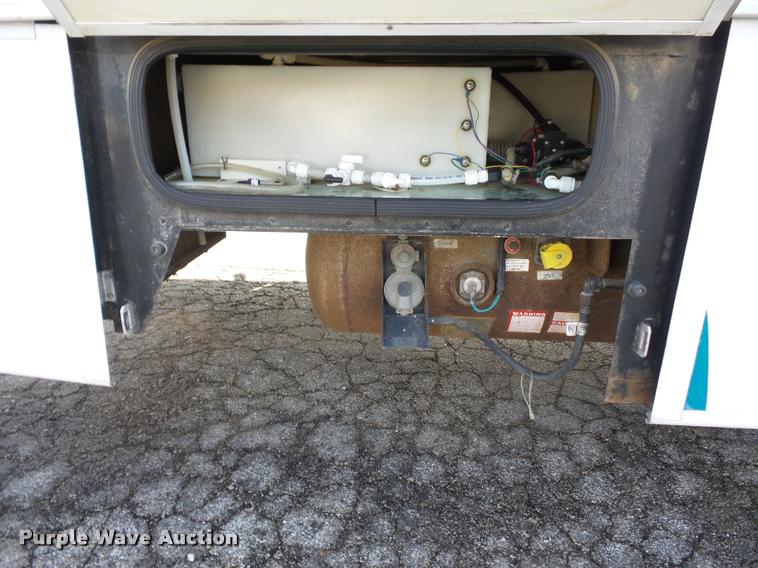 image for item DA5856 1999 Ford Winnebago Brave RV