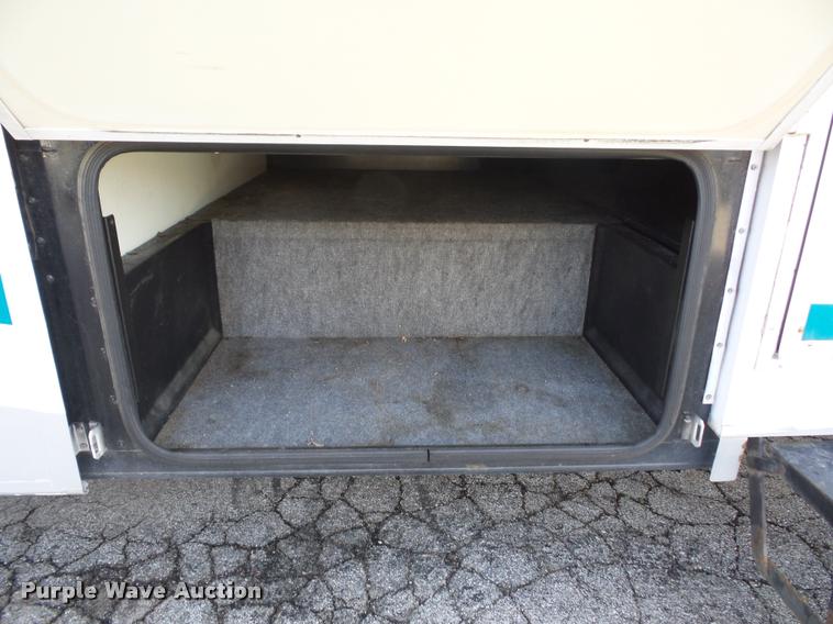 image for item DA5856 1999 Ford Winnebago Brave RV