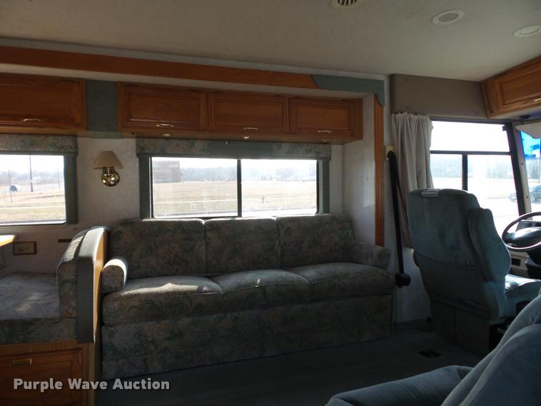 image for item DA5856 1999 Ford Winnebago Brave RV