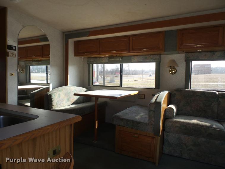 image for item DA5856 1999 Ford Winnebago Brave RV