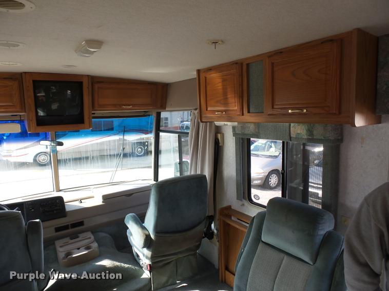 image for item DA5856 1999 Ford Winnebago Brave RV