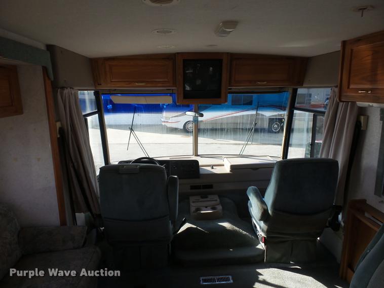 image for item DA5856 1999 Ford Winnebago Brave RV