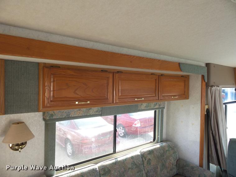 image for item DA5856 1999 Ford Winnebago Brave RV