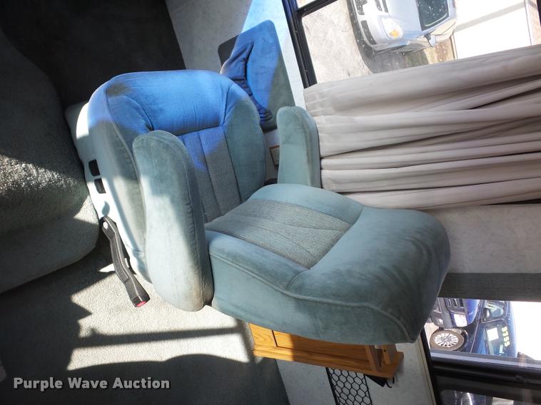 image for item DA5856 1999 Ford Winnebago Brave RV