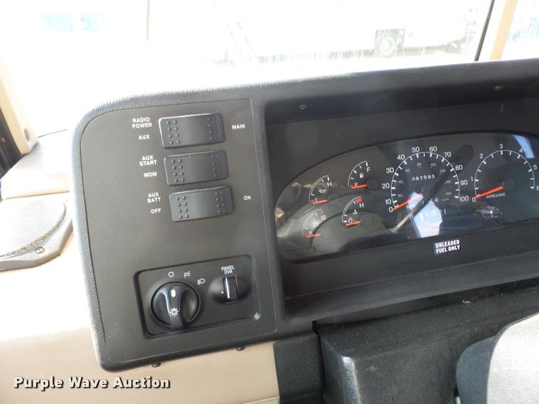 image for item DA5856 1999 Ford Winnebago Brave RV