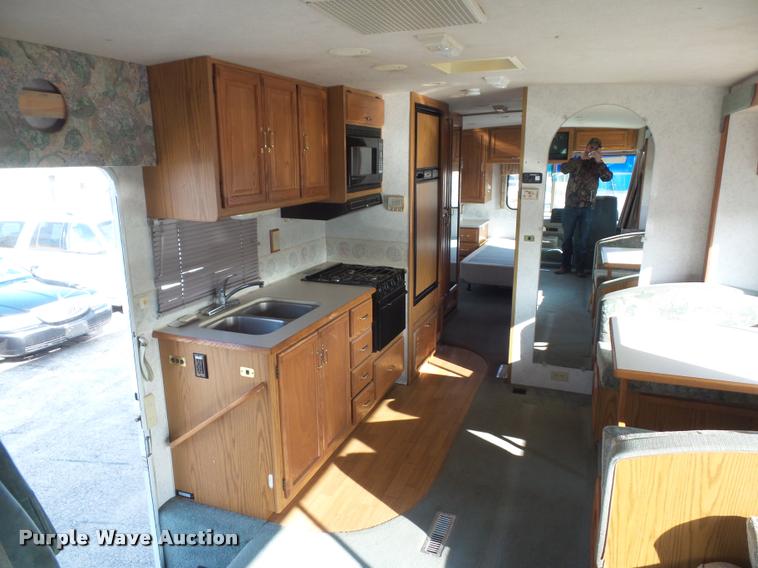 image for item DA5856 1999 Ford Winnebago Brave RV