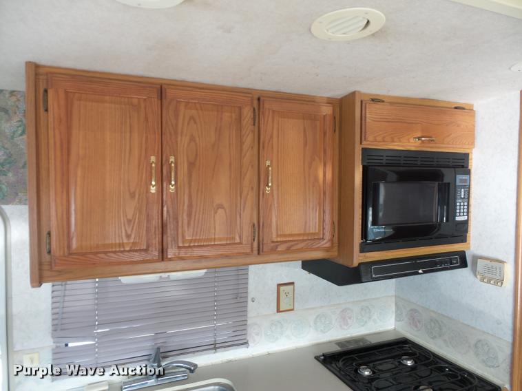 image for item DA5856 1999 Ford Winnebago Brave RV