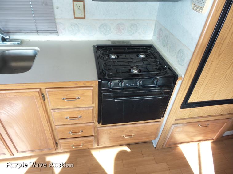 image for item DA5856 1999 Ford Winnebago Brave RV