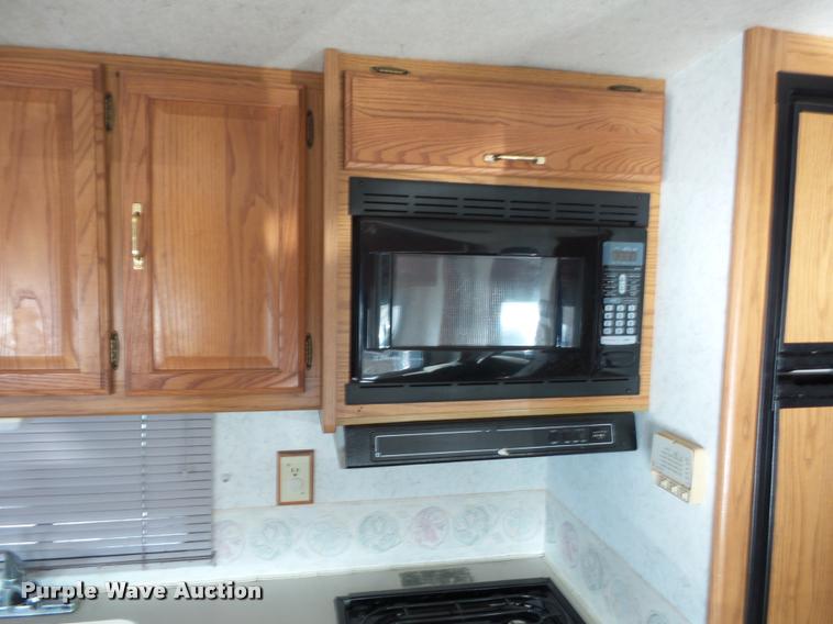 image for item DA5856 1999 Ford Winnebago Brave RV