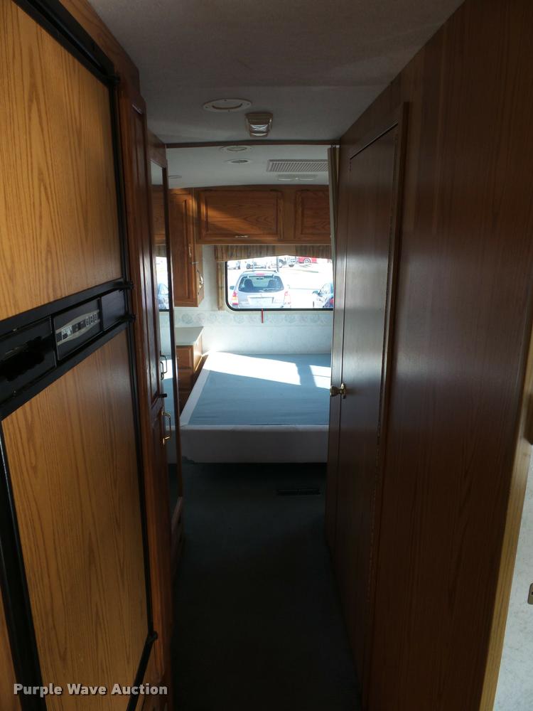 image for item DA5856 1999 Ford Winnebago Brave RV
