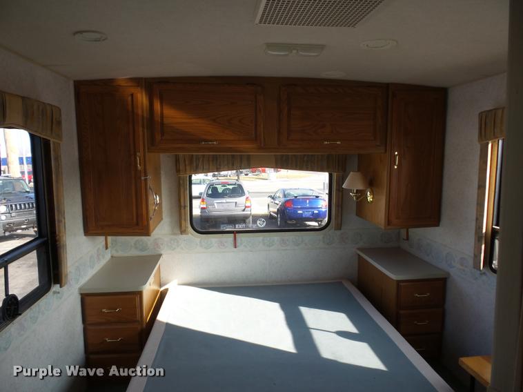 image for item DA5856 1999 Ford Winnebago Brave RV